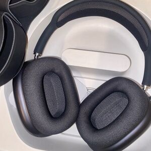 Brand New Space Grey AirPod Max